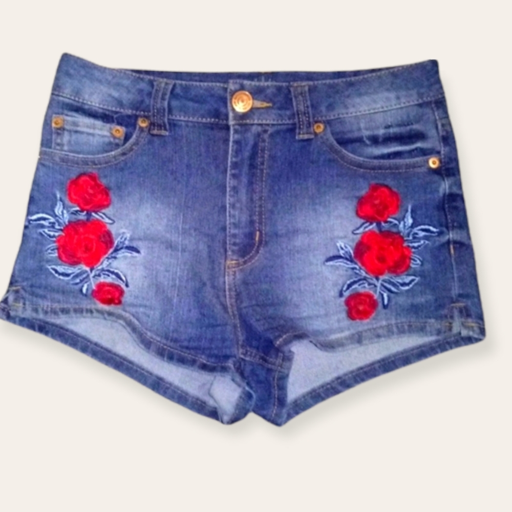 ALMOST FAMOUS High Waisted Rose Denim jean shorts size 3